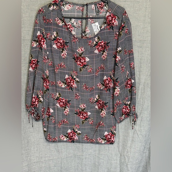 Massini Gray and Pink Floral Checkered Blouse - Picture 1 of 4